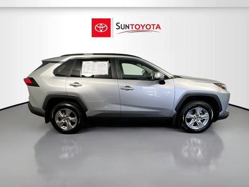 Used 2025 Toyota RAV4 XLE w/ Convenience Package FWD image 2