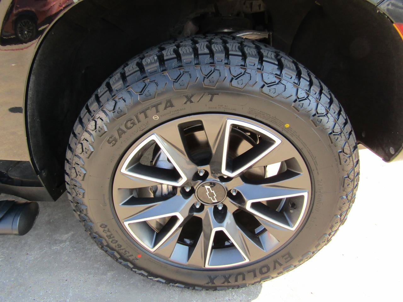Used 2021 Chevrolet Tahoe Z71 w/ Z71 Off-Road Package AWD/4WD image 7
