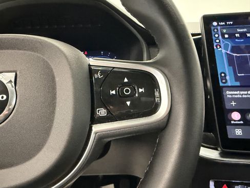 Used 2025 Volvo XC90 B6 Plus image 14