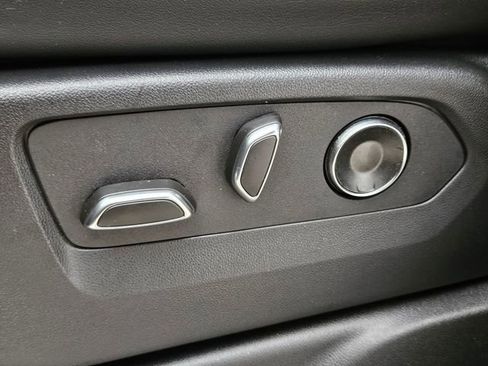 Used 2025 Cadillac Escalade Premium Luxury image 25