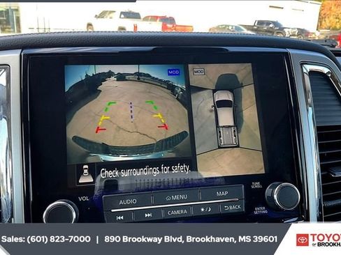 Used 2021 Nissan Titan SL w/ Moonroof Package image 15