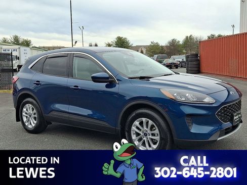 Used 2020 Ford Escape SE image 3