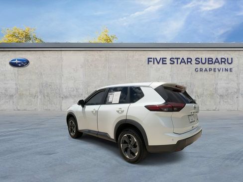 Used 2024 Nissan Rogue SV FWD image 6