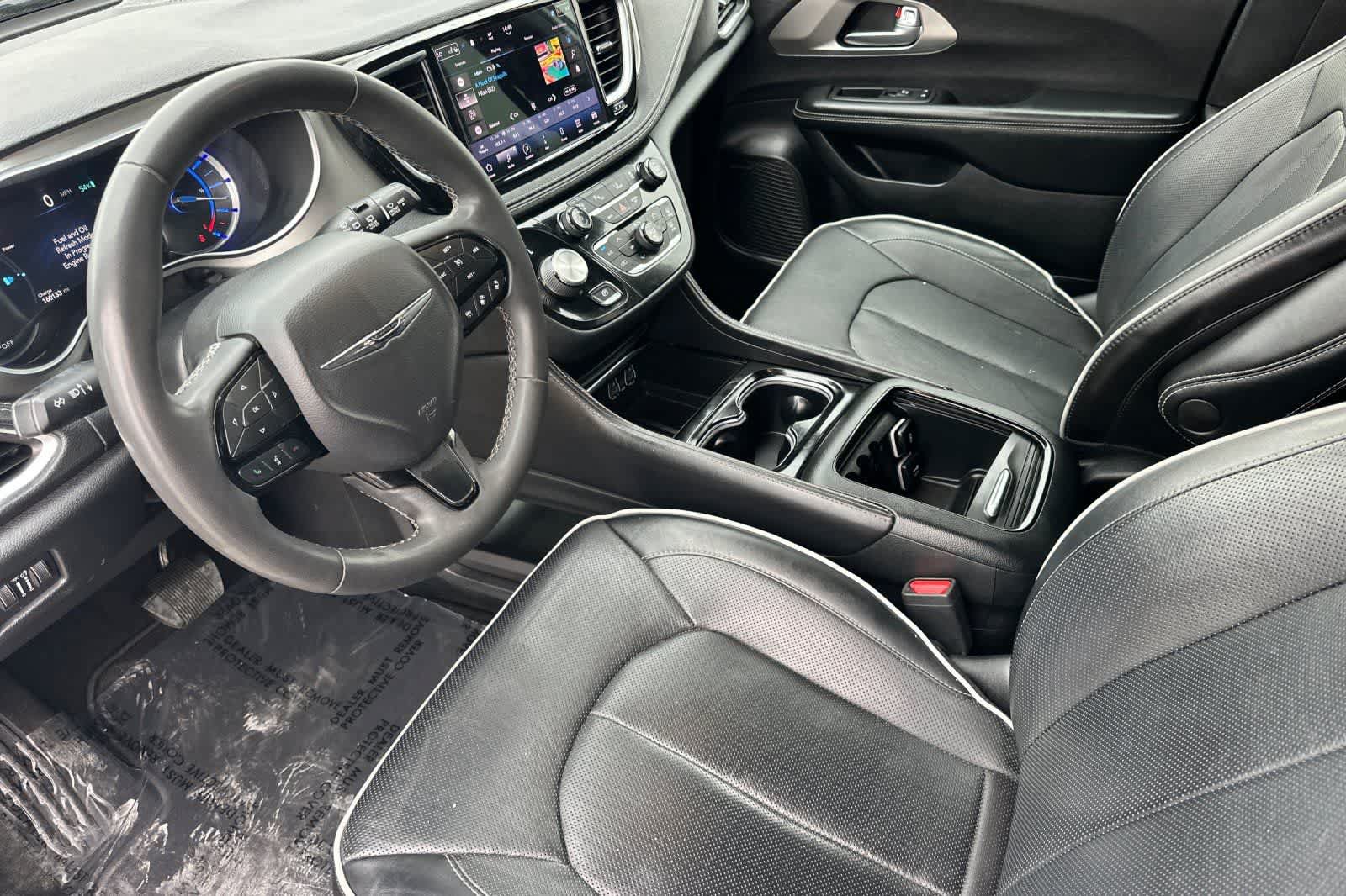 Used 2022 Chrysler Pacifica Limited w/ S Appearance Package FWD image 12