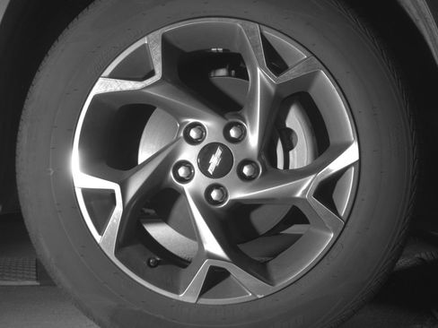 Used 2025 Chevrolet Trax LT FWD image 13