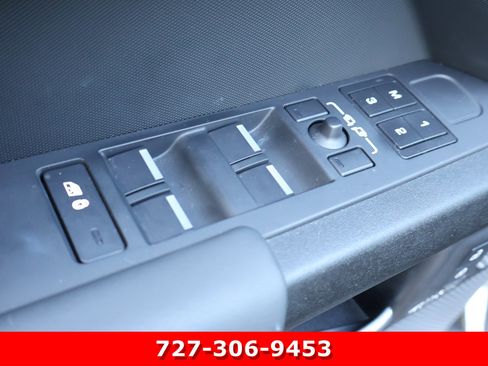 Used 2023 Land Rover Defender 110 V8 AWD/4WD image 14