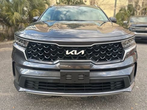 Used 2022 Kia Sorento S FWD image 3