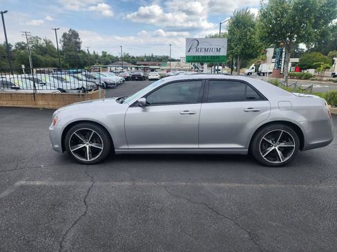 Used 2014 Chrysler 300 S w/ Luxury Group RWD image 2