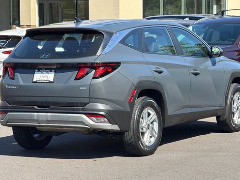 Used 2025 Hyundai Tucson SE AWD/4WD image 5