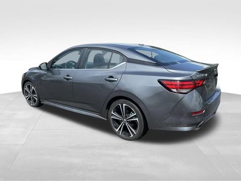 Used 2021 Nissan Sentra SR image 4