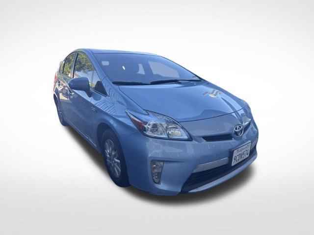 Used 2015 Toyota Prius Prime Plug-In Hybrid FWD image 2
