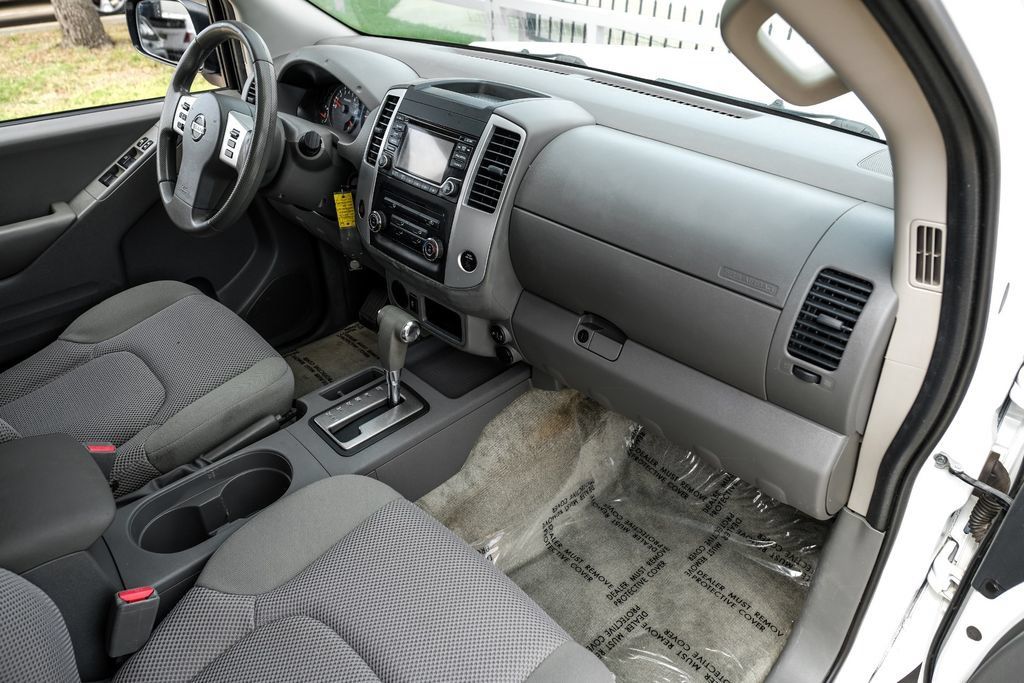 Used 2018 Nissan Frontier SV RWD image 9