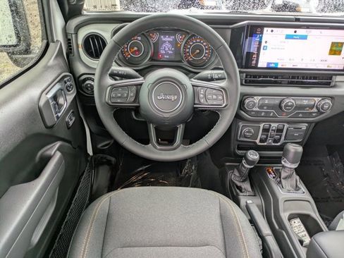 New 2025 Jeep Gladiator Sport image 14