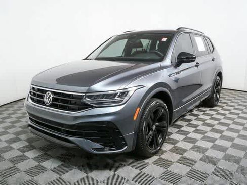 Certified 2023 Volkswagen Tiguan SE R-Line image 29