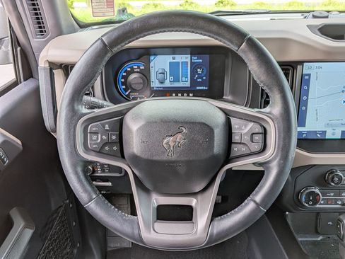 Used 2022 Ford Bronco Wildtrak AWD/4WD image 14