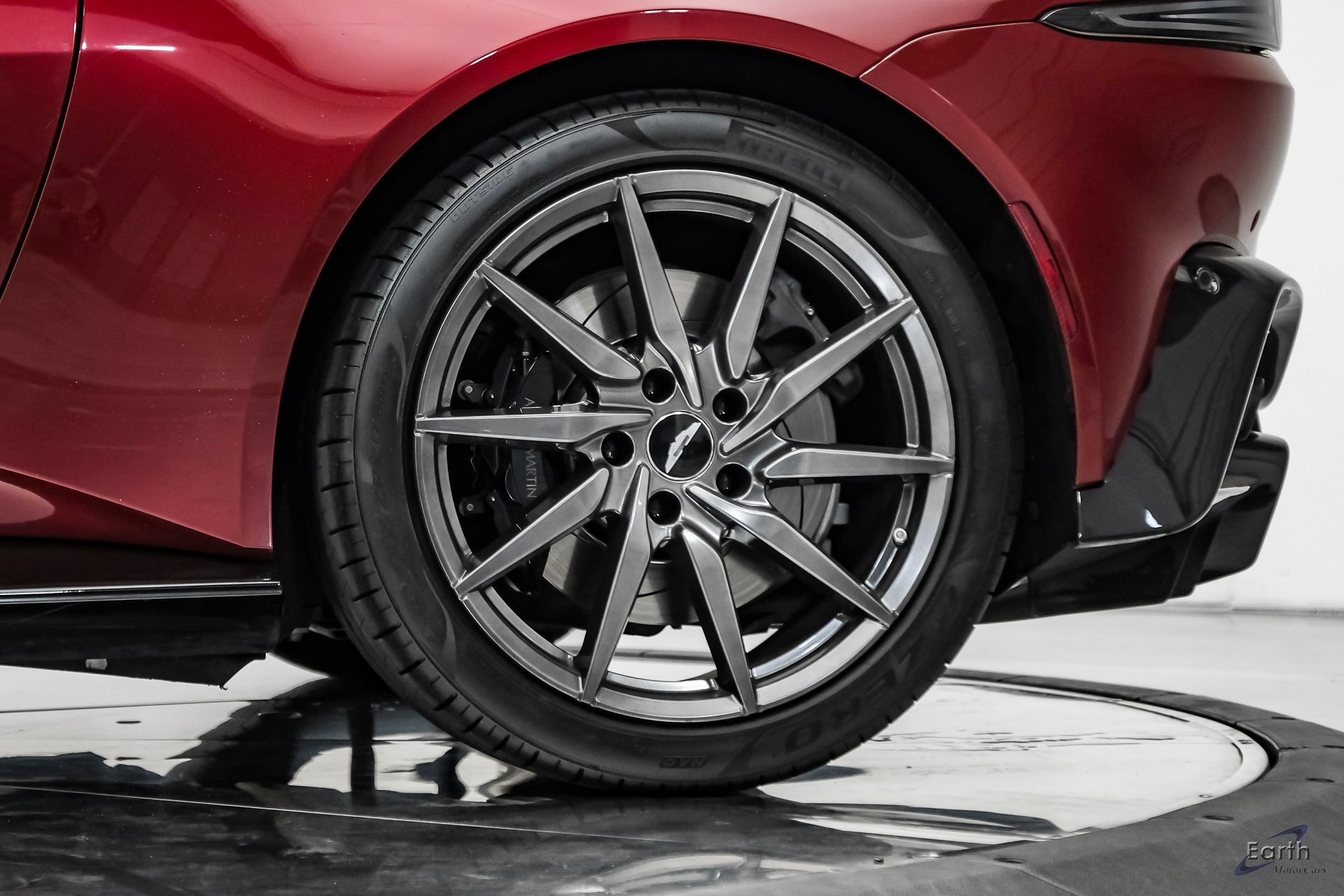 Used 2020 Aston Martin V8 Vantage Coupe RWD image 95
