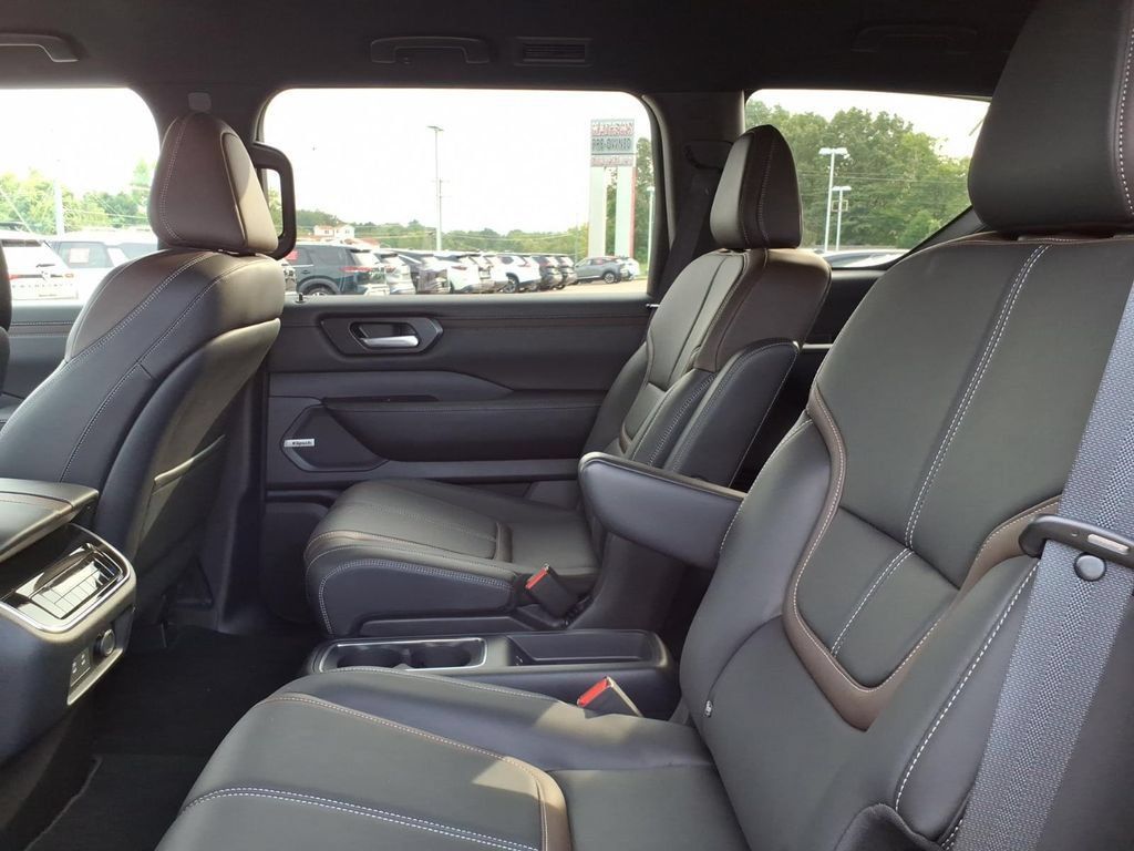 Certified 2025 Nissan Armada SL w/ Captain's Chari Seat Package AWD/4WD image 6