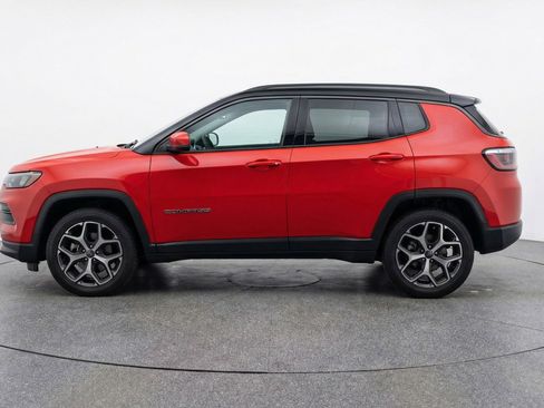 Used 2025 Jeep Compass Limited image 4