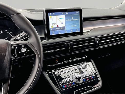Used 2022 Lincoln Corsair AWD w/ Equipment Group 101A image 6