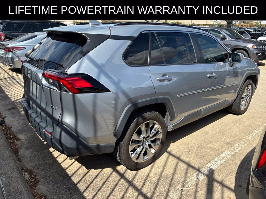 Used 2019 Toyota RAV4 XLE Premium FWD image 11