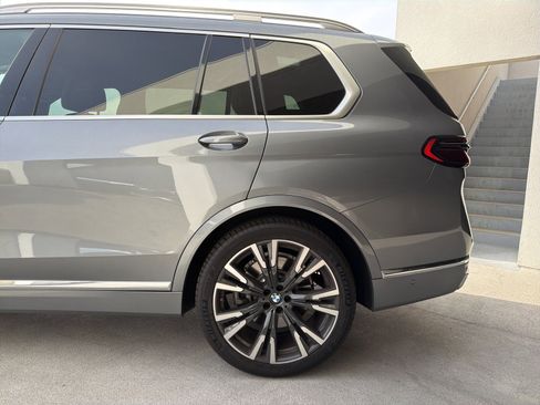 Used 2023 BMW X7 xDrive40i image 5