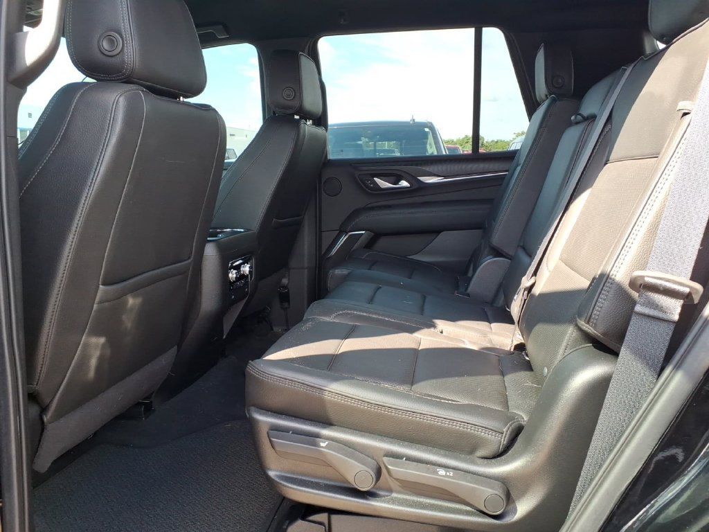 Used 2022 GMC Yukon Denali AWD/4WD image 10