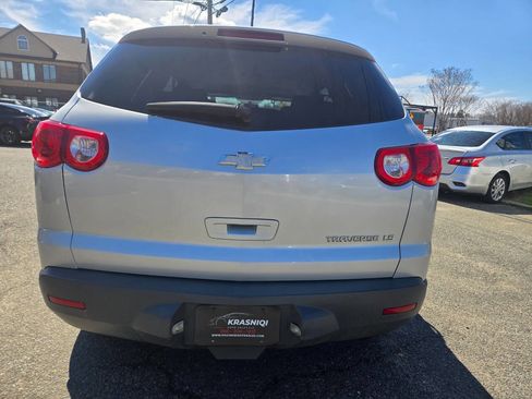 Used 2012 Chevrolet Traverse LS FWD image 9