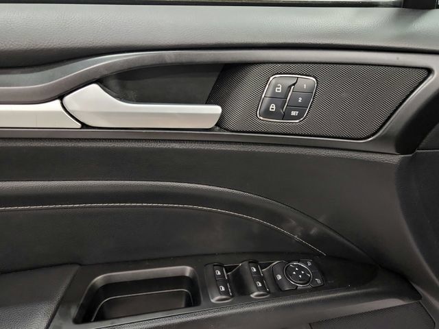 Used 2018 Ford Fusion Titanium AWD/4WD image 20