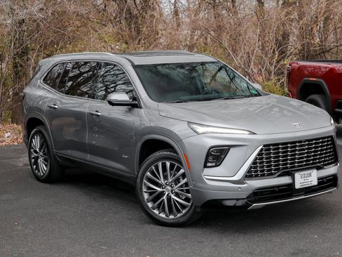 New 2026 Buick Enclave Avenir w/ Super Cruise Package image 2