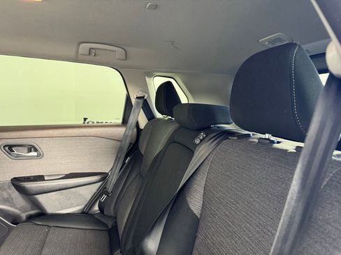 Used 2023 Nissan Rogue SV image 23