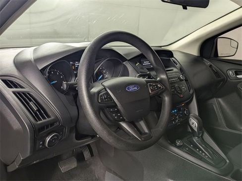 Used 2017 Ford Focus SE image 11
