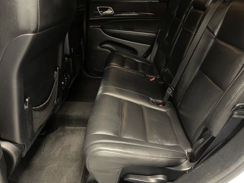 Used 2013 Jeep Grand Cherokee Laredo image 15