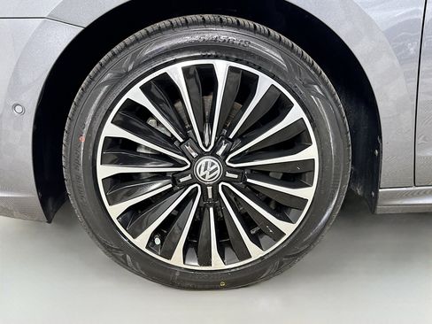 Used 2022 Volkswagen Passat 2.0T image 36