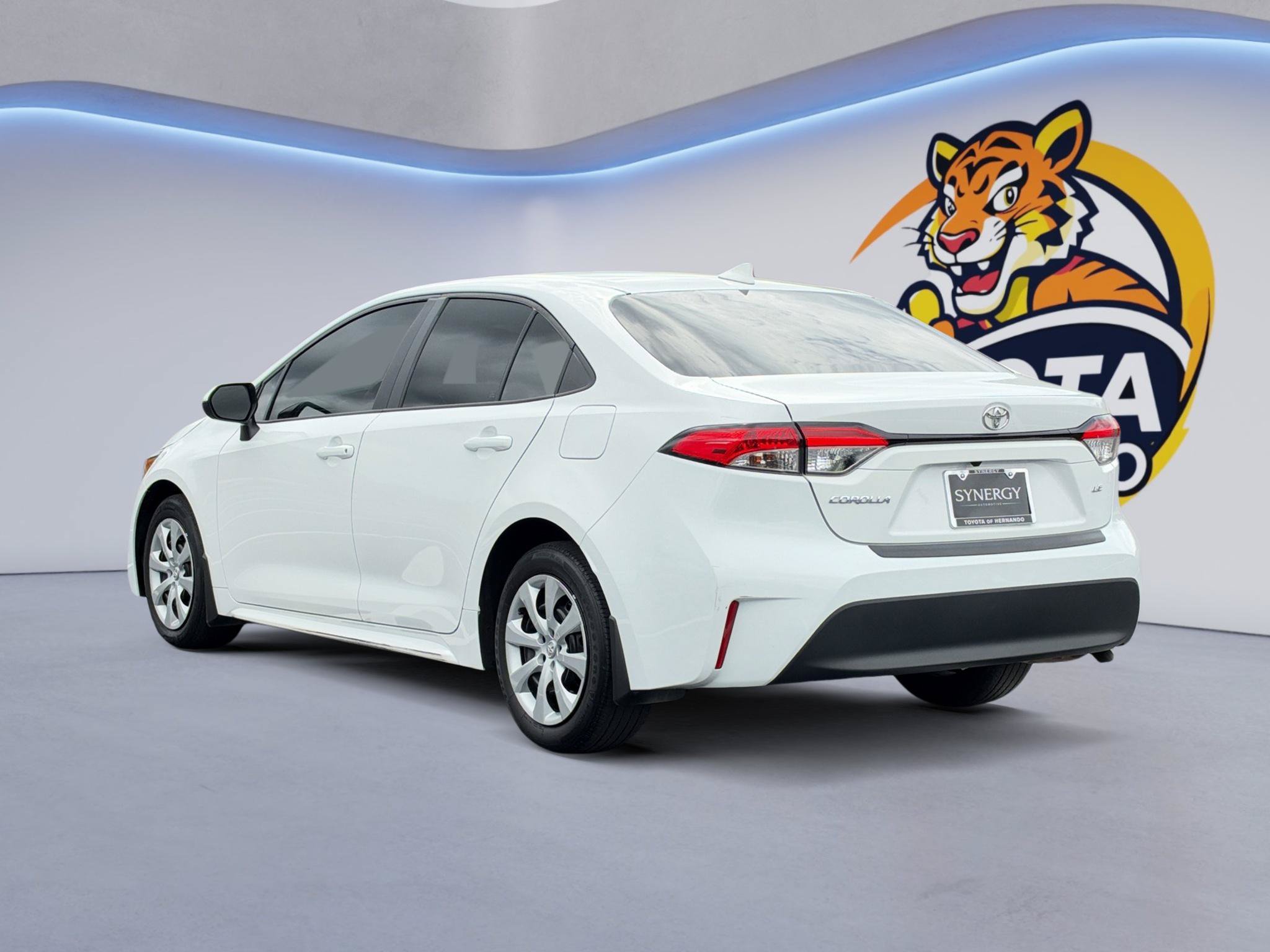 Used 2024 Toyota Corolla LE FWD image 8