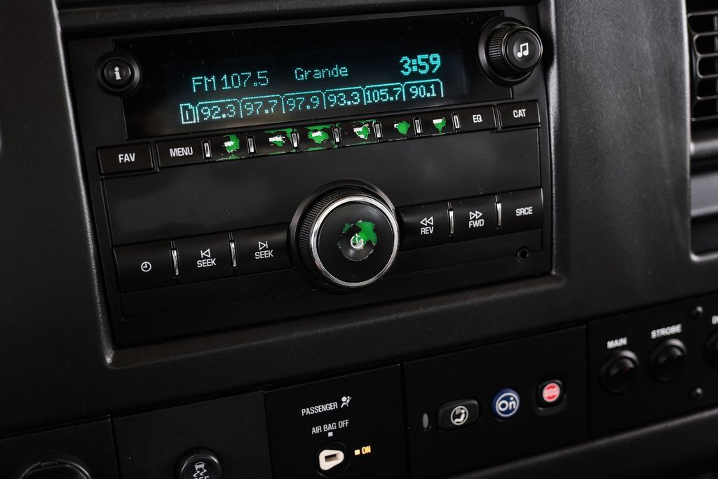Used 2017 Chevrolet Express 2500 RWD image 19