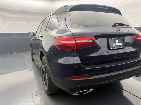 Used 2018 Mercedes-Benz GLC 300 4MATIC image 5