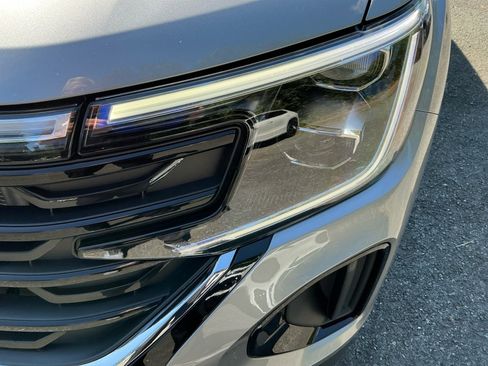 New 2026 Volkswagen Atlas Cross Sport SE image 25