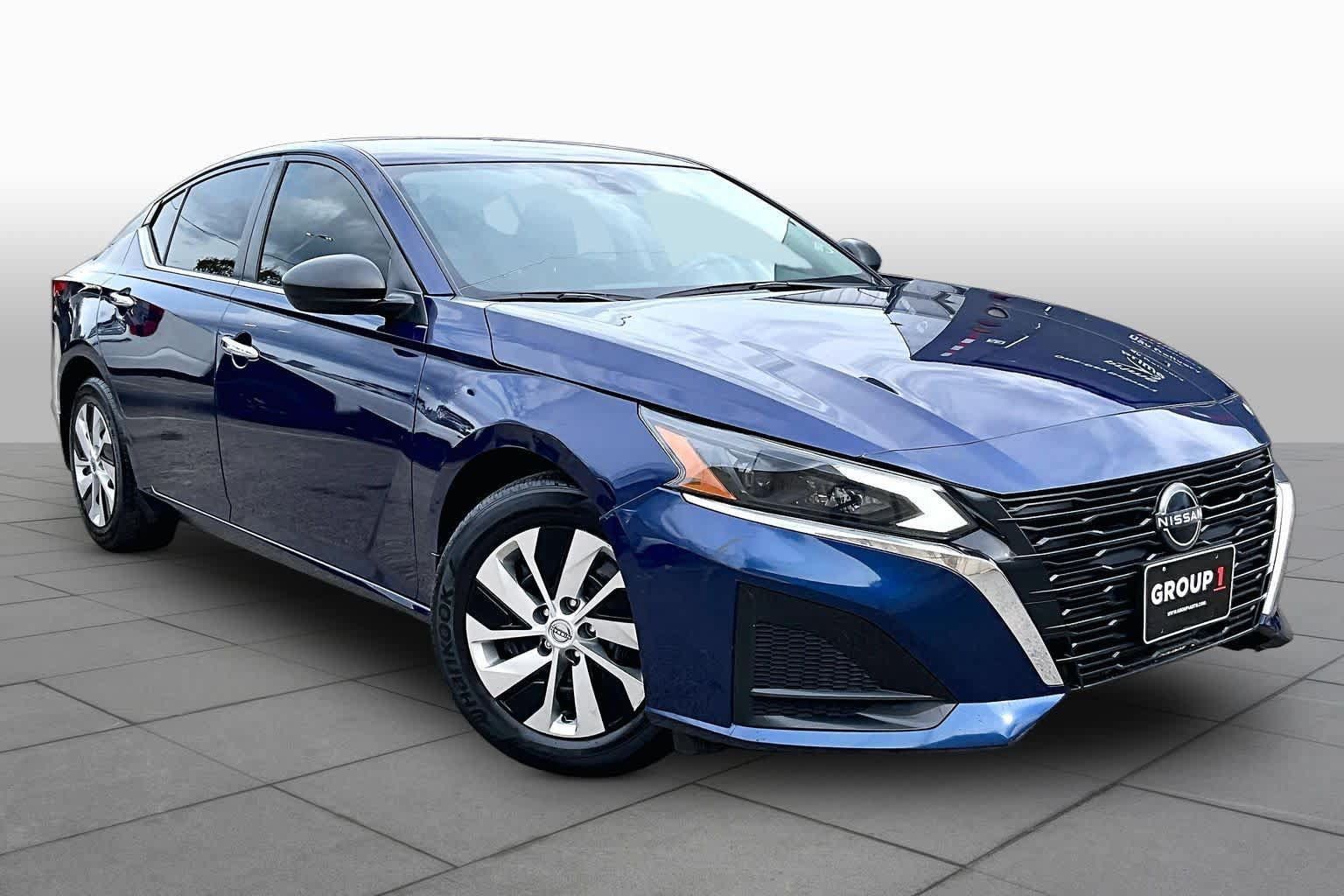 Used 2024 Nissan Altima 2.5 S FWD image 3