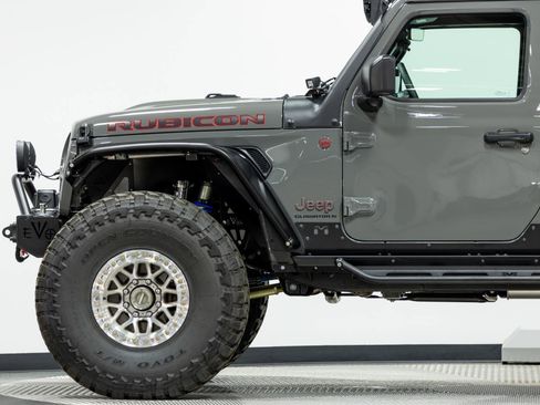 Used 2023 Jeep Gladiator Rubicon w/ Cold Weather Group image 99