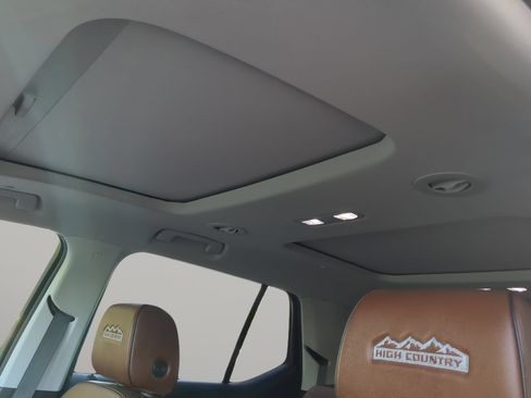 Used 2019 Chevrolet Traverse High Country AWD/4WD image 59