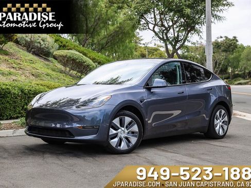 Used 2023 Tesla Model Y Long Range AWD/4WD image 1