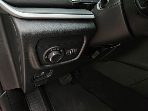 New 2026 Jeep Grand Cherokee Laredo AWD/4WD image 14