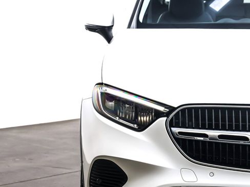 Used 2023 Mercedes-Benz GLC 300 w/ Exclusive Trim Package image 14