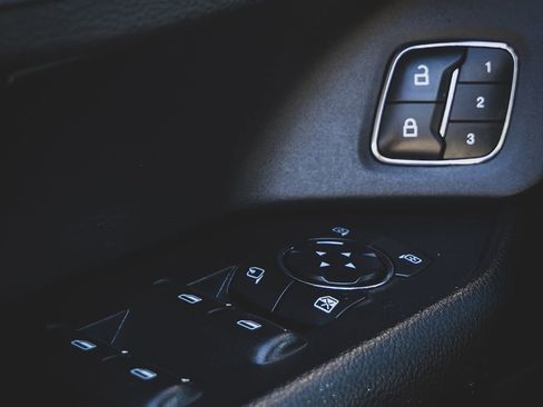 Used 2020 Ford Expedition XLT w/ Equipment Group 202A image 18