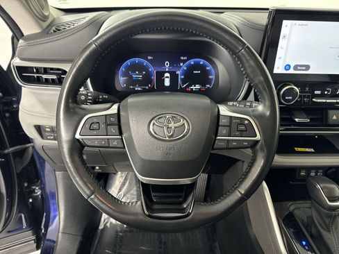 Used 2023 Toyota Highlander Platinum AWD/4WD image 10