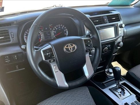 Used 2018 Toyota 4Runner SR5 AWD/4WD image 17