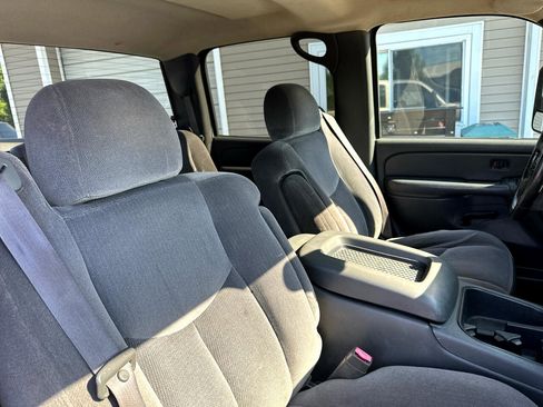 Used 2004 GMC Sierra 3500 SLE w/ Heavy-Duty Power Package image 15
