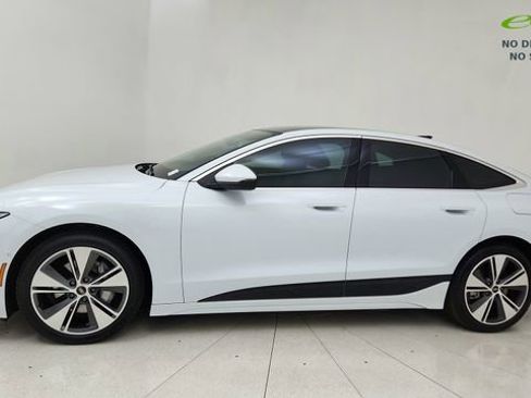 Used 2025 Audi A6 e-tron Premium Plus w/ Premium Plus RWD image 3