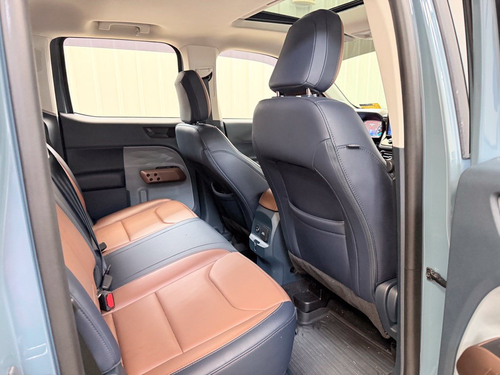 Used 2023 Ford Maverick Lariat w/ Lariat Luxury Package AWD/4WD image 30