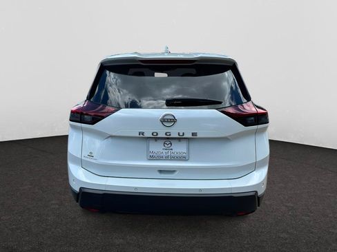Used 2025 Nissan Rogue SV FWD image 4